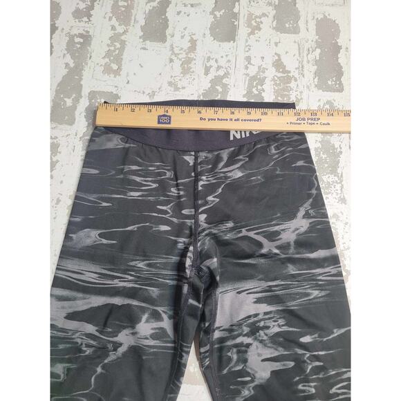 2756 Nike Pro Dri Fit 3/4 Length Tights‎ Gray/Black Size Medium - Picture 6 of 6